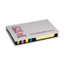 Libreta con notas y banderas adhesivas