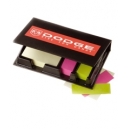 Notas adhesivas con banderas en estuche