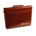 Carpeta tipo portafolio con tres argollas...