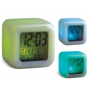 Reloj Cubo con 5 funciones y 7 colores de luz